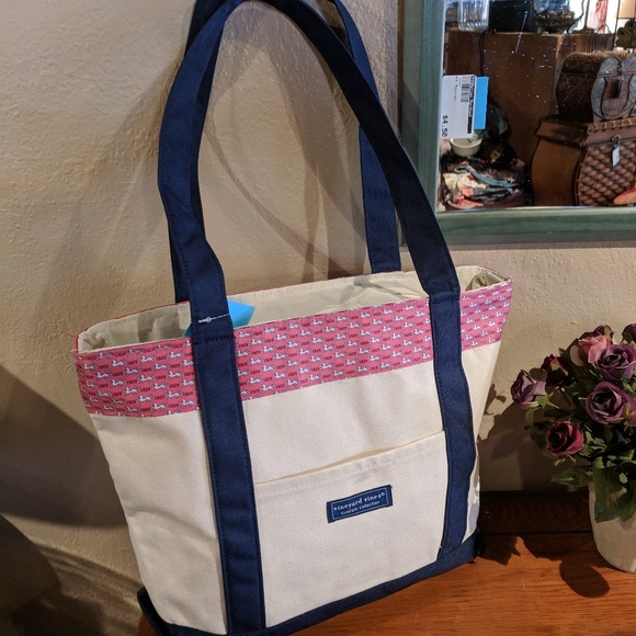 Vineyard Vines Handbags - Vineyard Vine Tote